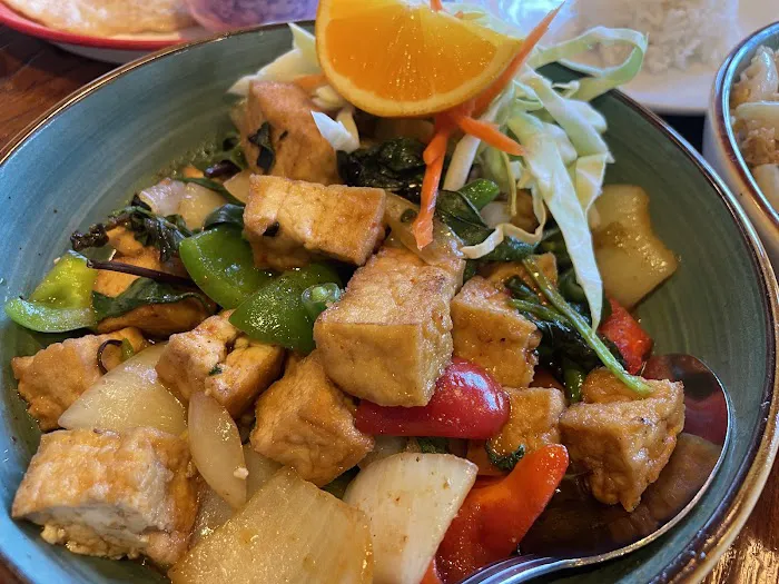 Tee Nee Thai Cuisine Picture 6