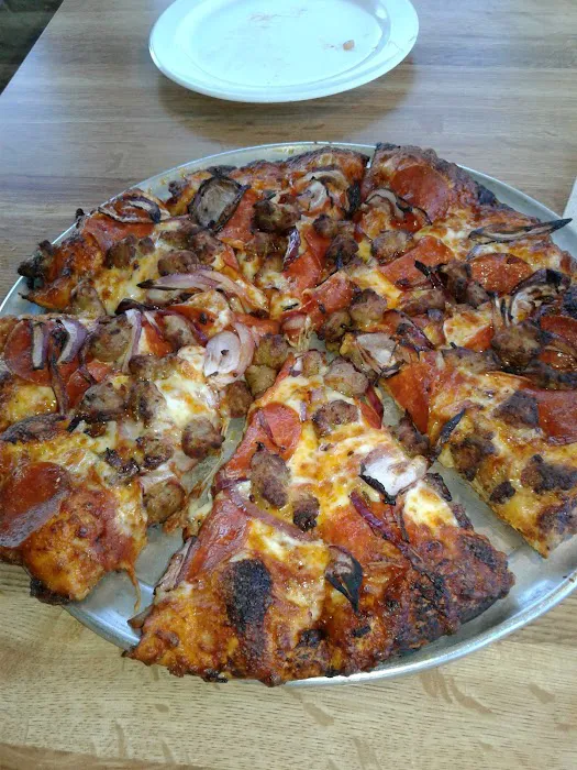 Round Table Pizza Picture 7