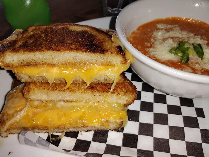 Burbanks Bites and Billiards Picture 4