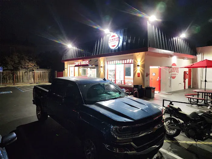 Campus Burgers Picture 5