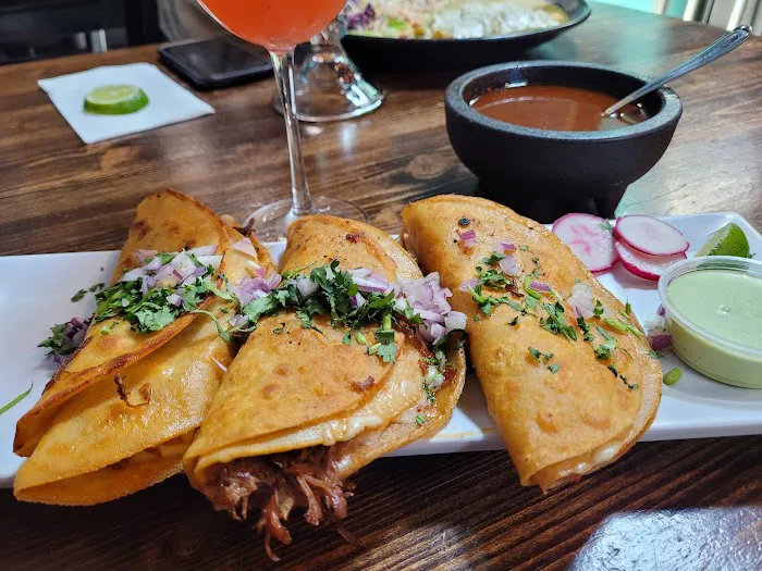 Armando's Restaurant + Bar Picture 7