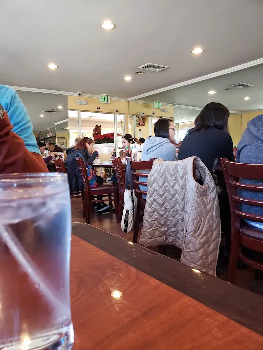 Pho Beef Noodle Soup Picture 5