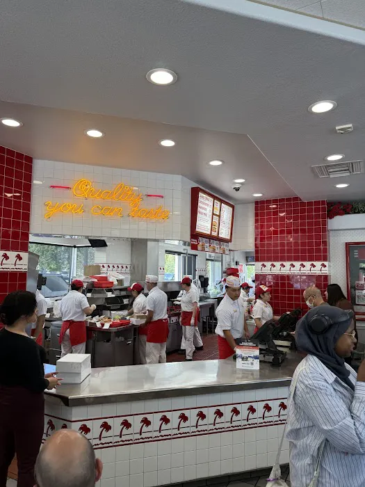 In-N-Out Burger Picture 6