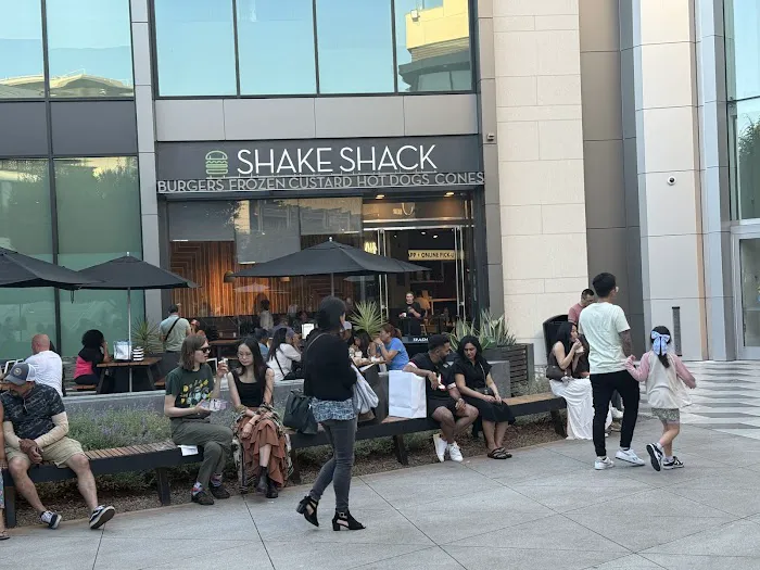 Shake Shack Valley Fair Picture 6