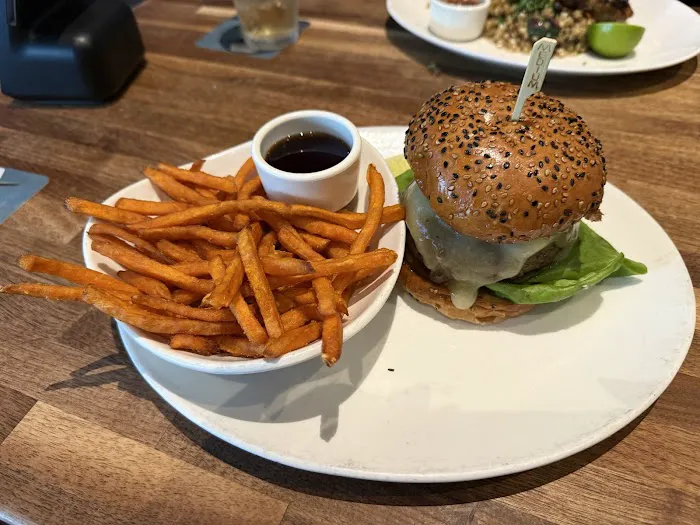 Yard House Picture 4