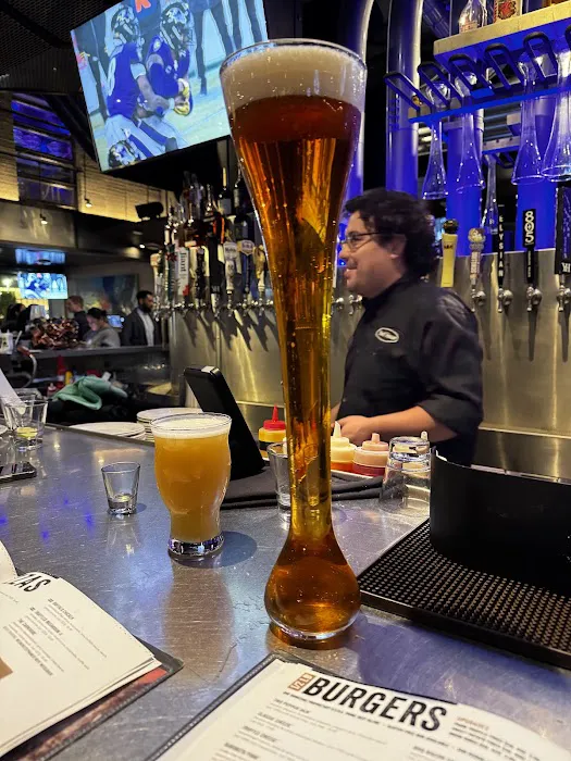 Yard House Picture 1