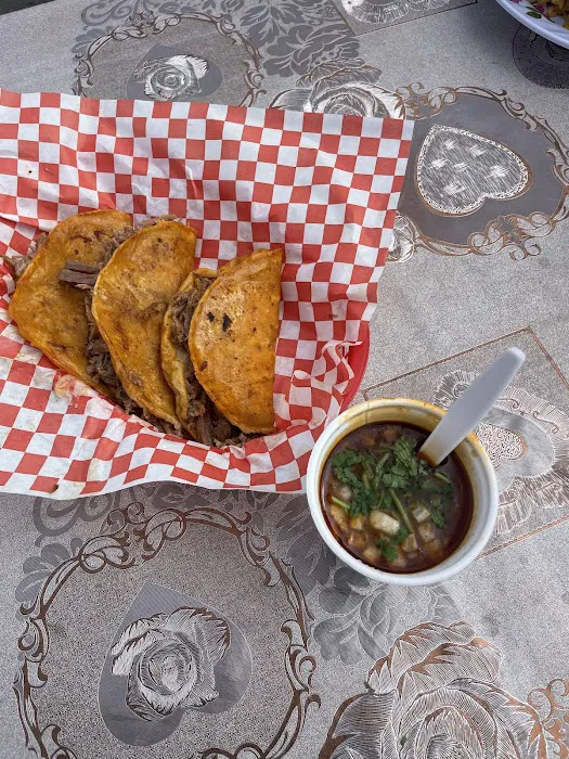 Birrieria El Zurdo Picture 7