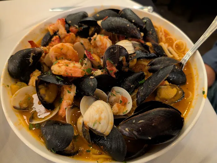 Maggiano's Little Italy Picture 4