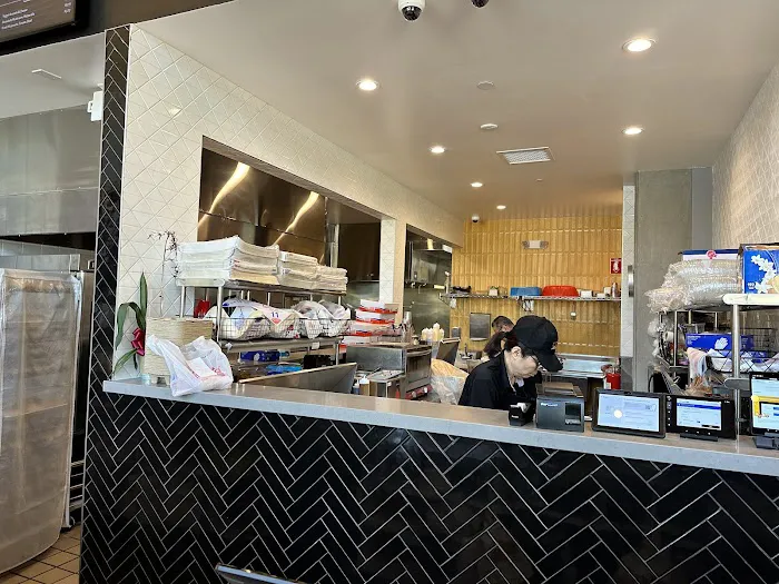 Lee's Sandwiches Picture 10