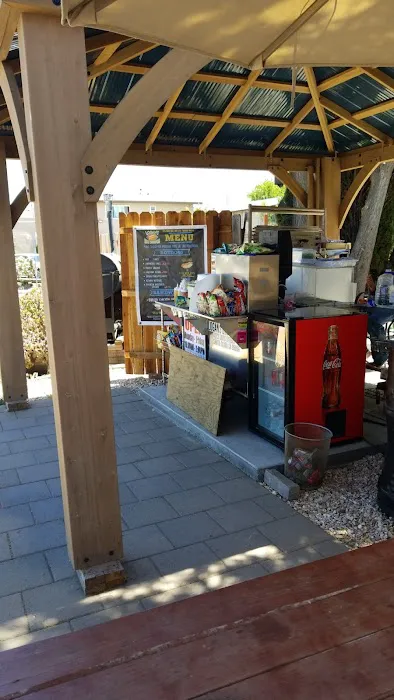 Logan's Big Dawgs Picture 2