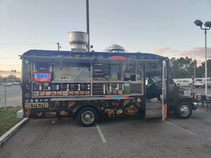 Shawarma Falafel ShaQ Picture 2