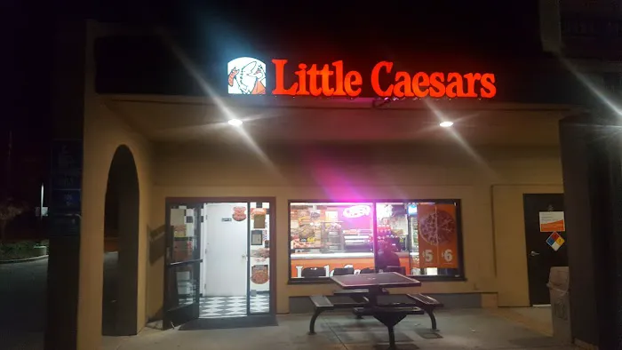 Little Caesars Pizza Picture 1