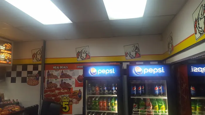 Little Caesars Pizza Picture 3