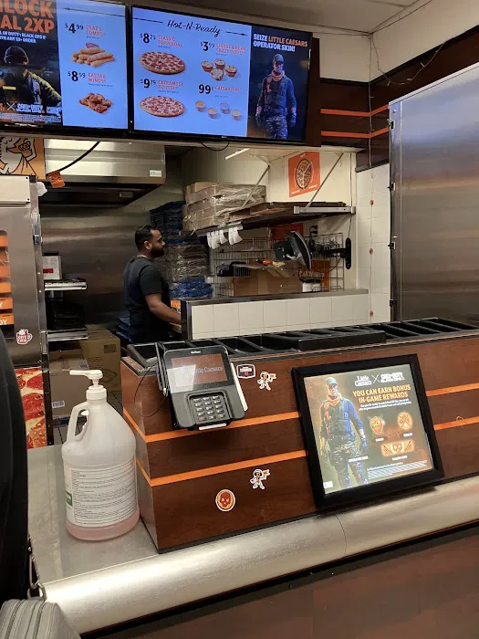 Little Caesars Pizza Picture 10