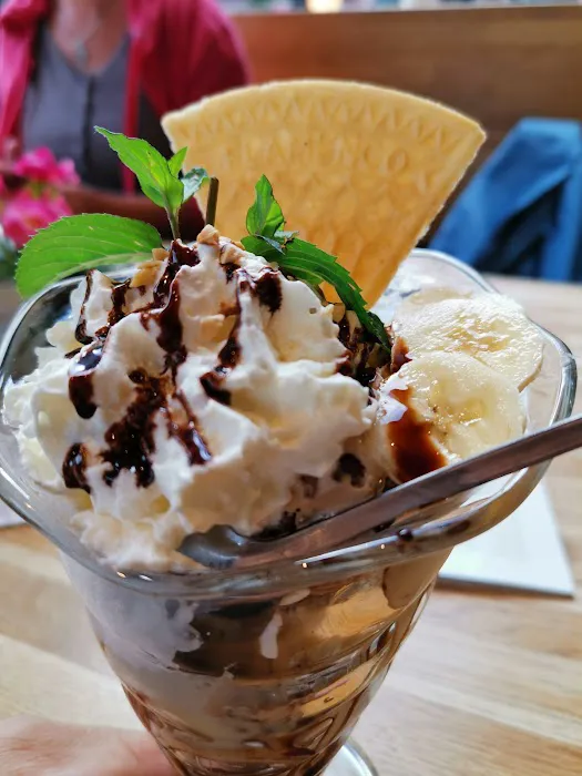 American Cafe Picture 3