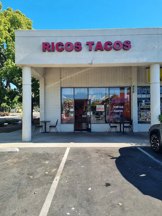 Ricos Tacos Picture 8
