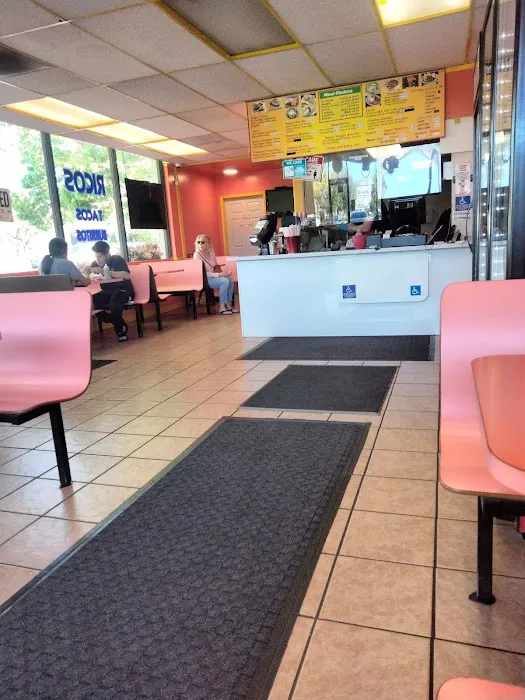 Ricos Tacos Picture 5