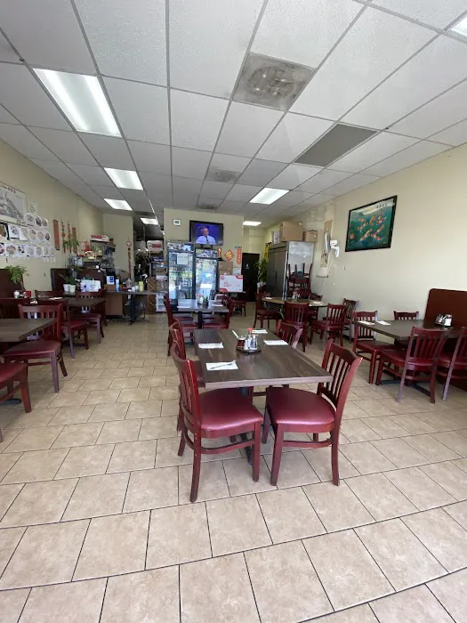 Lee's Kitchen Picture 9