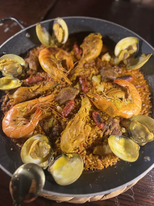 La Catalana Picture 6