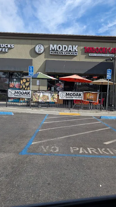 MoDak Korean Chicken 모닭 Picture 3