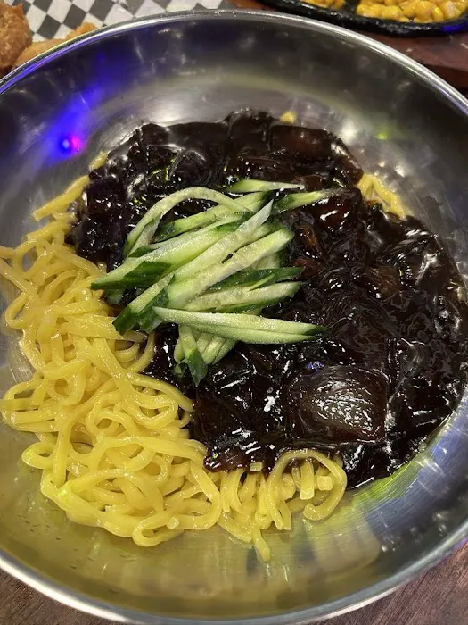 MoDak Korean Chicken 모닭 Picture 1