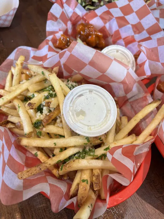 SmokeEaters Hot Wings Picture 4