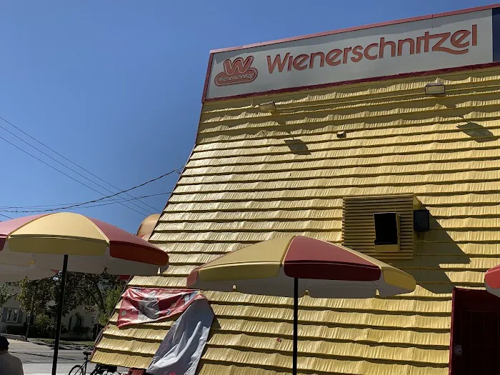 Wienerschnitzel Picture 6