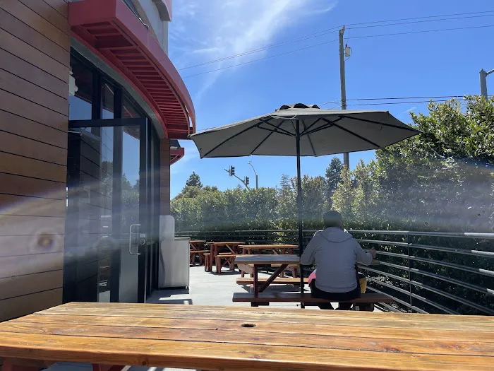 Super Duper Burgers Picture 2