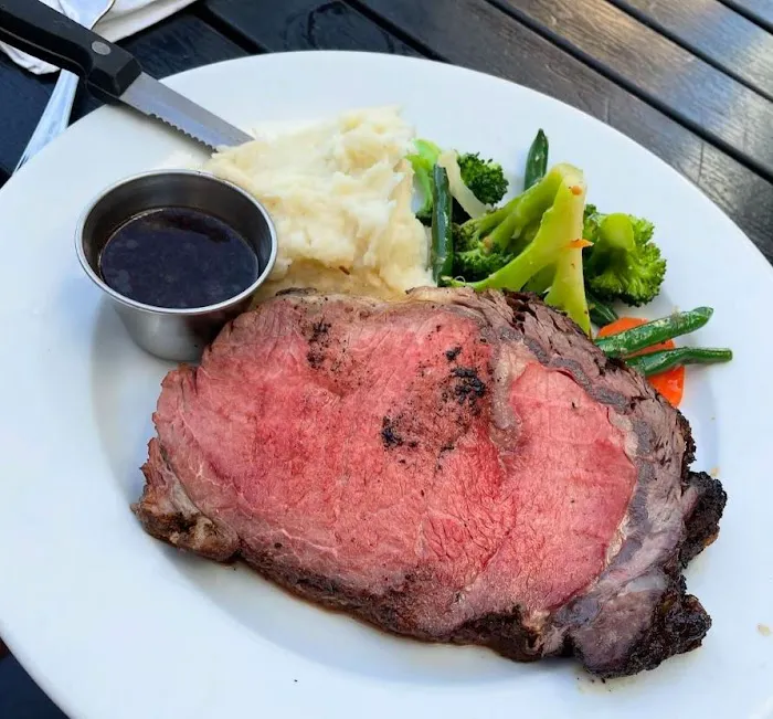 Capers Eat & Drink Picture 7