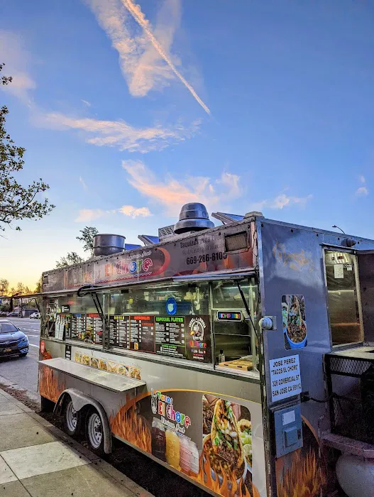 TACOS Y BIRRIA EL CHORE Picture 8