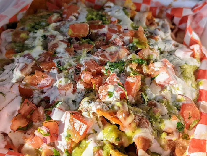 TACOS Y BIRRIA EL CHORE Picture 9