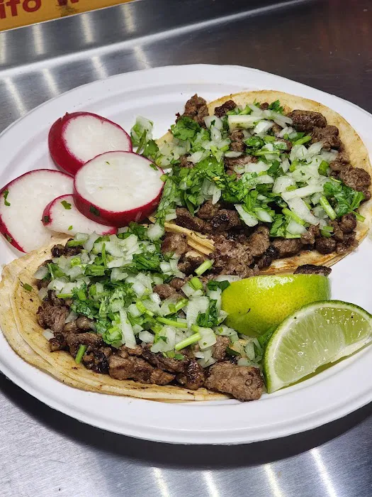 TACOS Y BIRRIA EL CHORE Picture 10