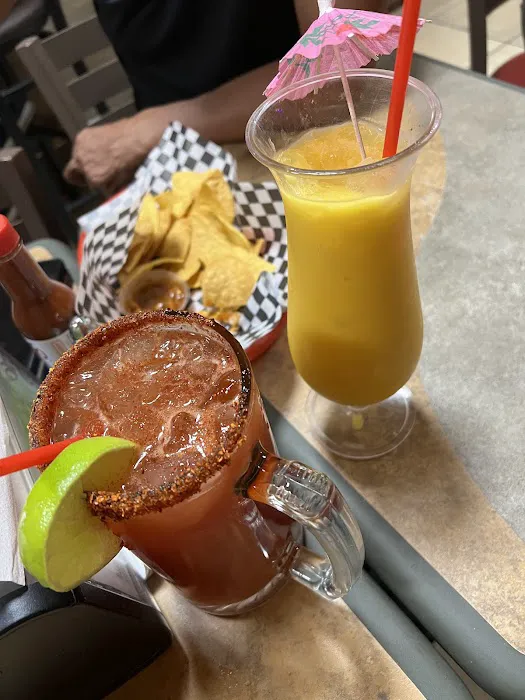 Checo's Restaurant Picture 3