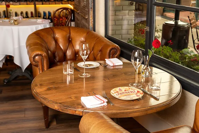 Tasting House Picture 7