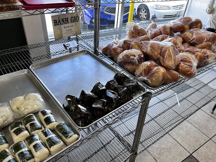 Duc Huong Sandwiches Picture 9