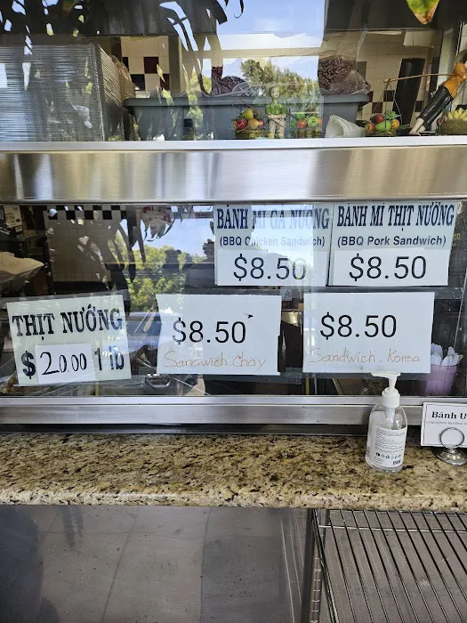 Duc Huong Sandwiches Picture 6