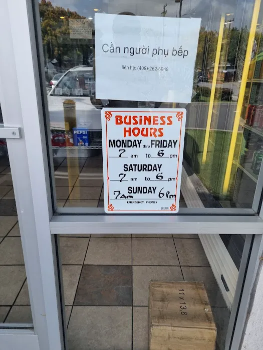 Duc Huong Sandwiches Picture 7