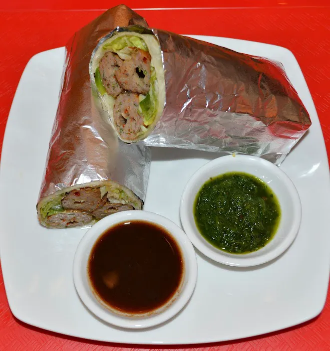 Chaats & Currys | Wrap-Burgers-Curryrittos-Kati roll Picture 3