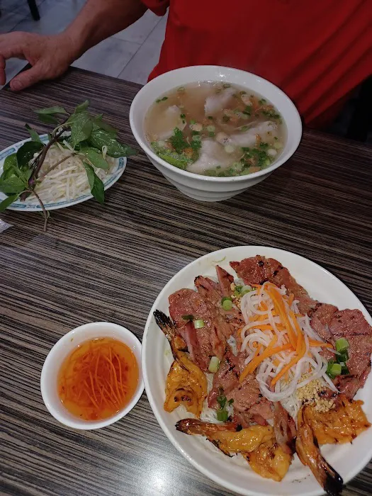 Phở Queen Noodle House Picture 5