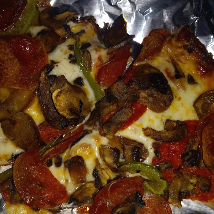 Round Table Pizza Picture 10