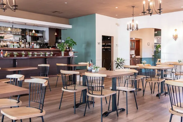 Darla Cafe Picture 5