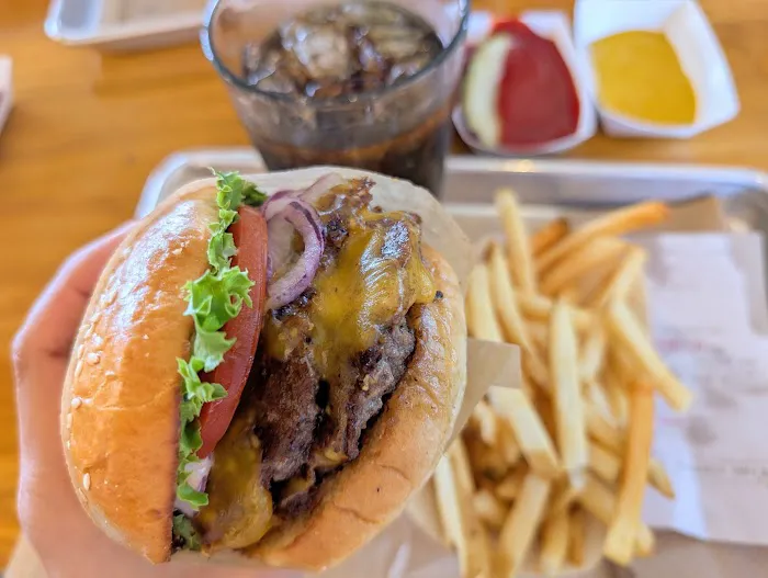 Super Duper Burgers Picture 2