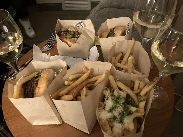 Super Duper Burgers Picture 3