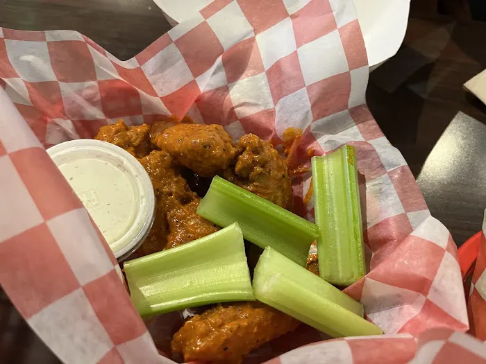 SmokeEaters Hot Wings Picture 2