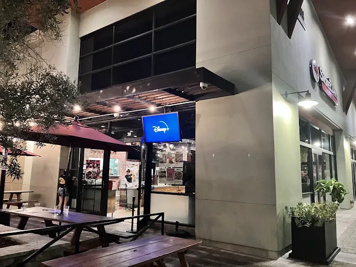 SmokeEaters Hot Wings Picture 6