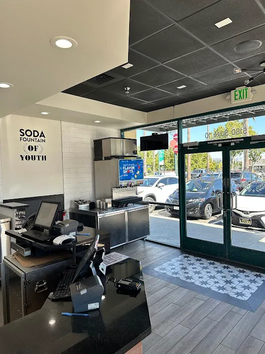 Round Table Pizza Picture 2