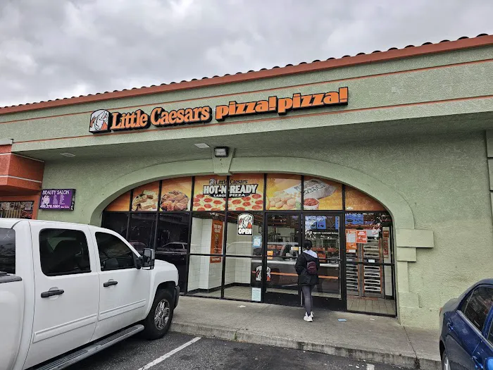 Little Caesars Pizza Picture 5