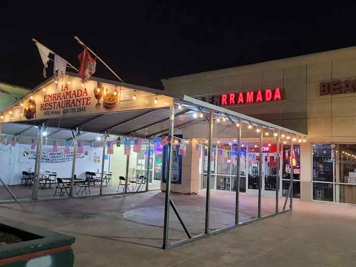 La Enramada Restaurant y taqueria Picture 3