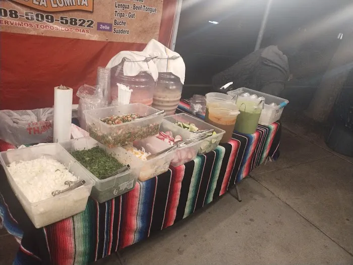 Tacos La Lomita Picture 9