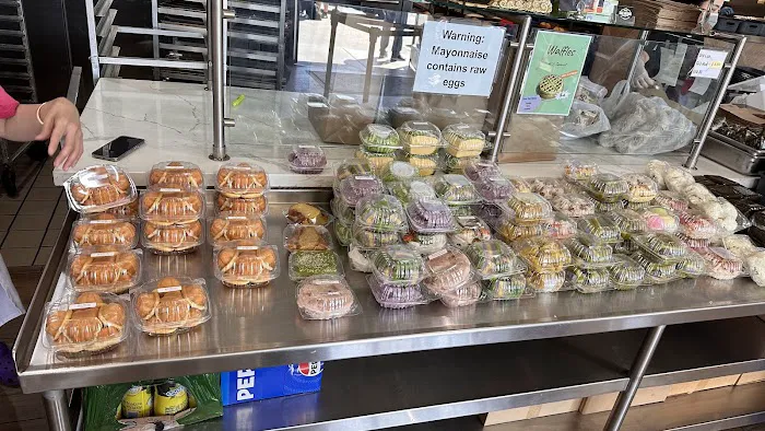 Duc Huong Sandwiches Picture 5